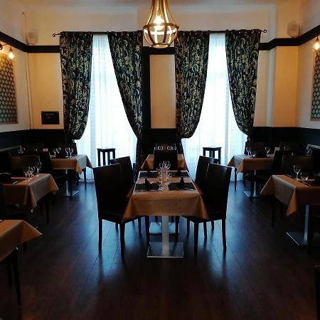 Hostellerie De La Quenoeuille マルキーズ エクステリア 写真