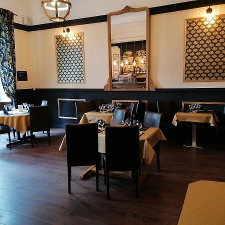 Hostellerie De La Quenoeuille マルキーズ エクステリア 写真