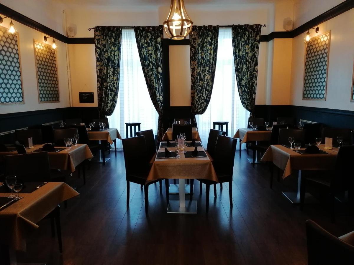 Hostellerie De La Quenoeuille マルキーズ エクステリア 写真
