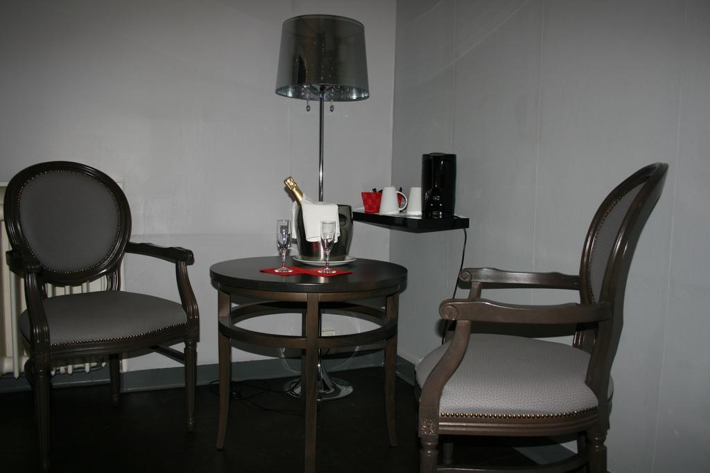 Hostellerie De La Quenoeuille マルキーズ 部屋 写真