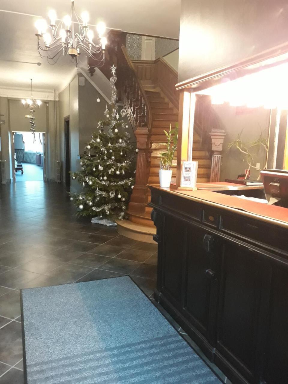 Hostellerie De La Quenoeuille マルキーズ エクステリア 写真