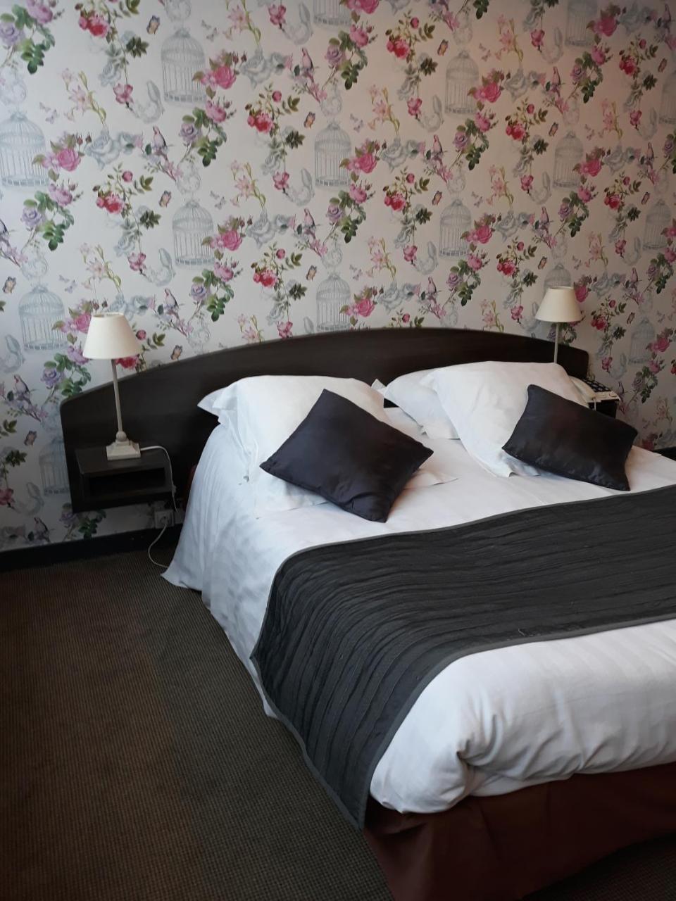 Hostellerie De La Quenoeuille マルキーズ エクステリア 写真